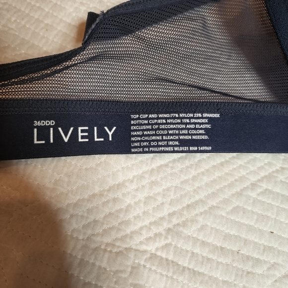 Lively floral bra-converable racerback. - Picture 2 of 9